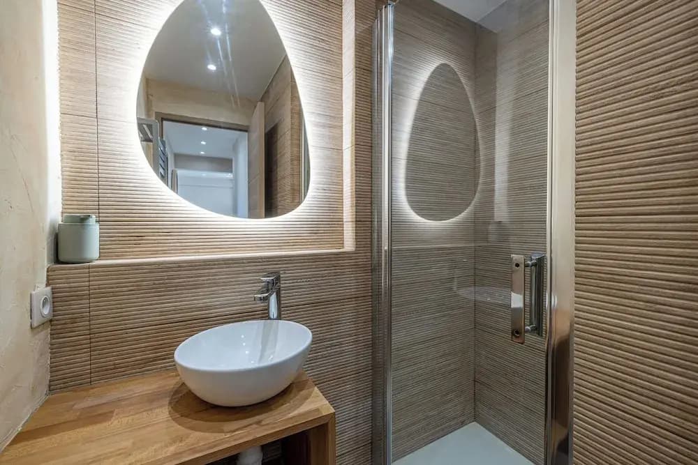 Renovated Flat 250m From the Beach - Town Centre - 2br/6p - Miniature 8