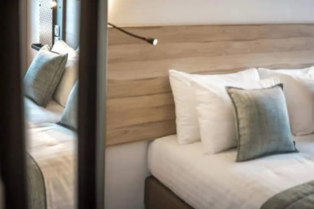 Carre Pau Airport Hotel - Photo 5