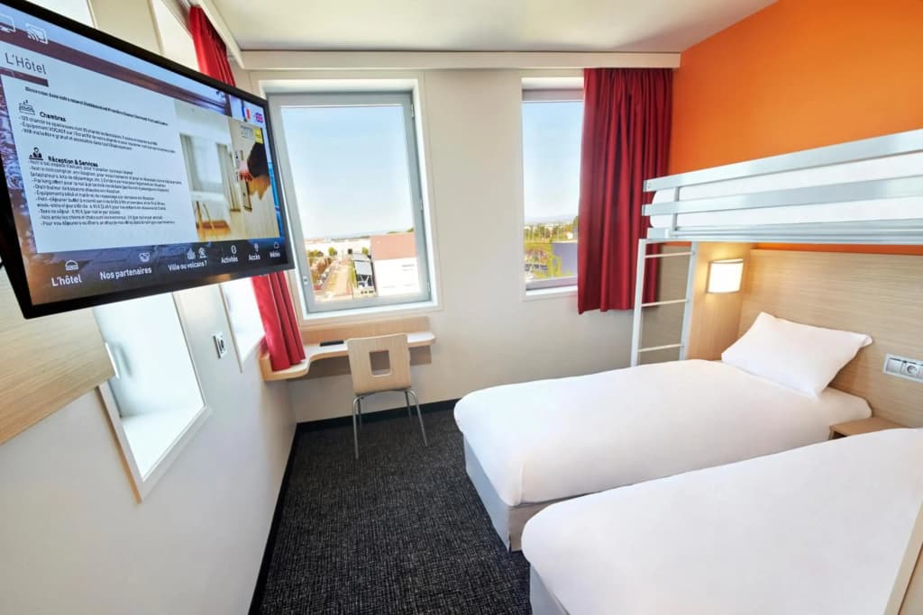 Kyriad ECO - Clermont Ferrand Estaing - Photo 3