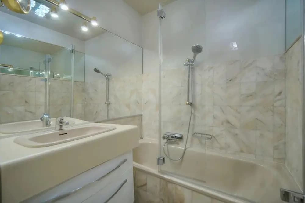 One Bed Apt in the Center of Cannes - 2198 - Miniature 8