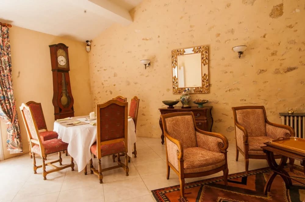 Les Chambres d'Hôtes de Château Vieux Robin - Miniature 7
