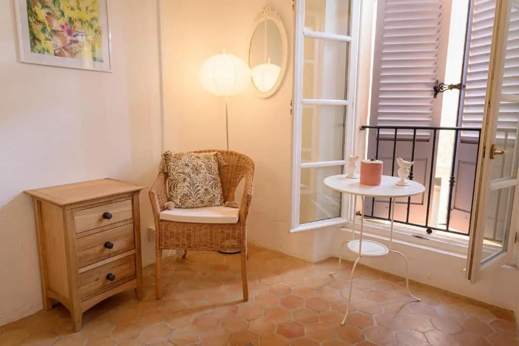 The Little House - Photo 4