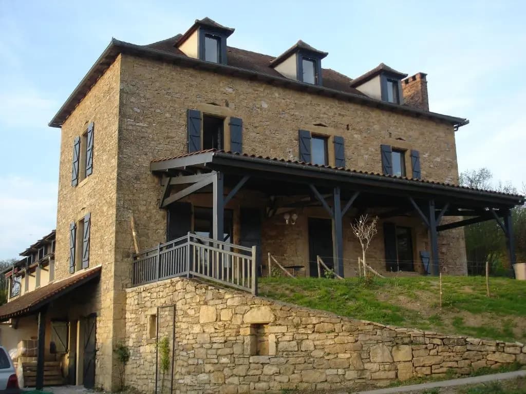 Hotel La Bastie D'Urfe - Photo 1