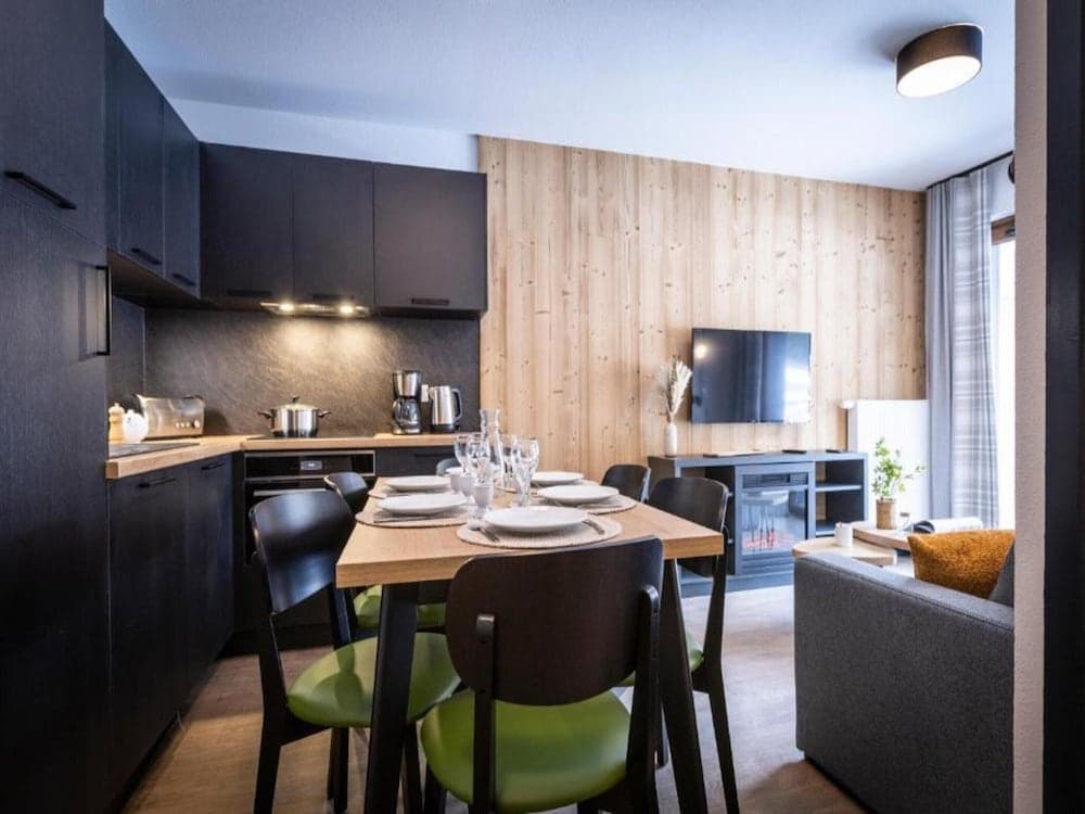 Premium 2-bedroom Lodge Near Slopes - Photo 5