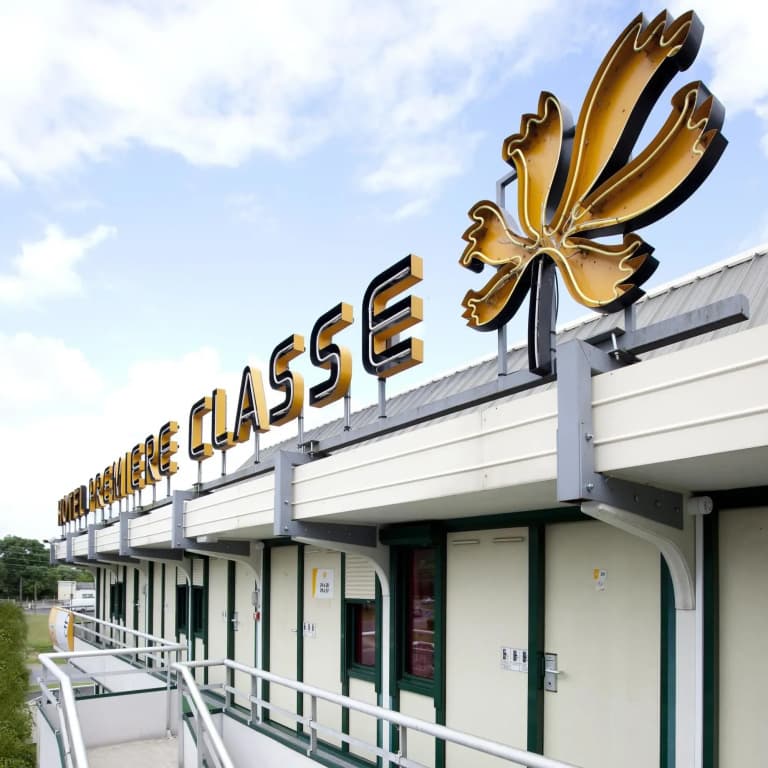 Premiere Classe Saint Quentin - Photo 1