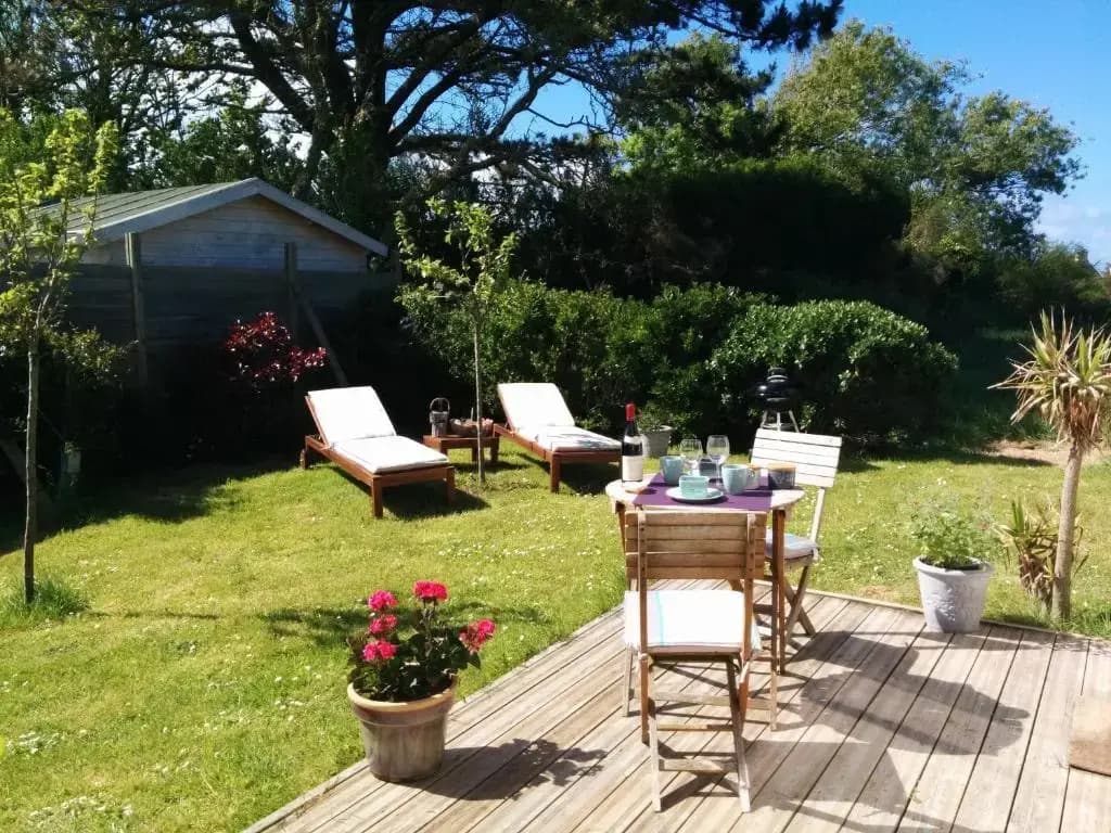 Roulotte Gîtes O bien-être massage Spa Séjour bien-être en hébergement insolite roulotte Karantez ou en gîtes Melon ou Yoc...