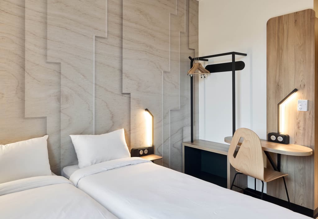 B&B HOTEL Versailles Rocquencourt - Photo 2