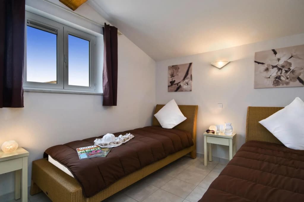 Terraced house with air conditioning in the residence Le Clos des Oliviers - Photo 2