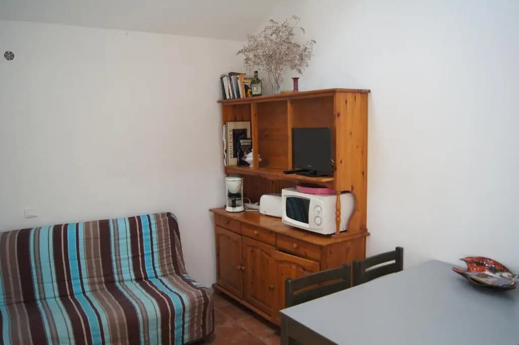 Cmr - Photo 1