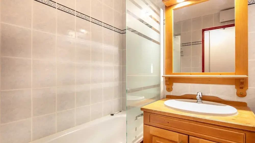 Cosy Apartment in the Mountains in Valfrejus - Miniature 8
