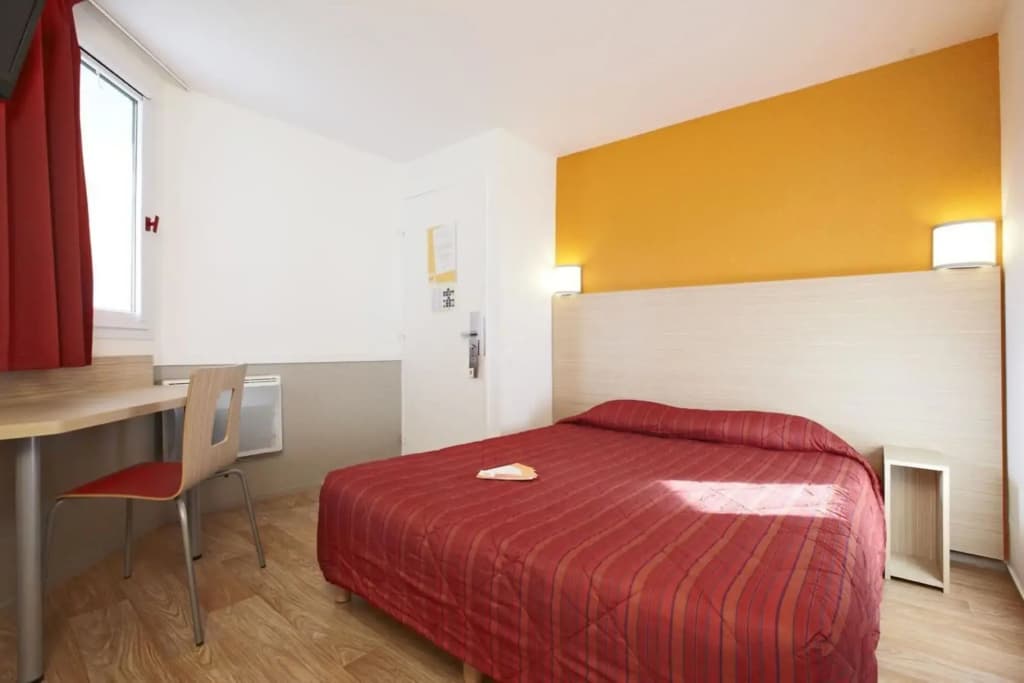 Hotel Premiere Classe Cherbourg - Tourlaville - Photo 4