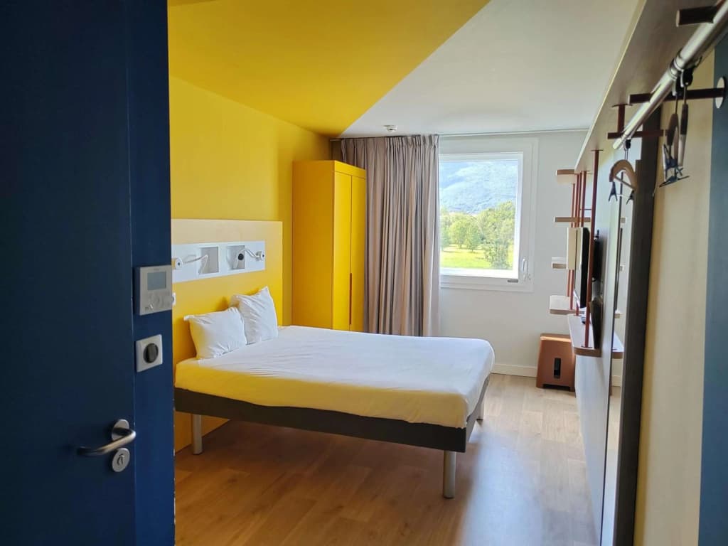 Ibis Budget Saint Genis Pouilly Geneva - Photo 4