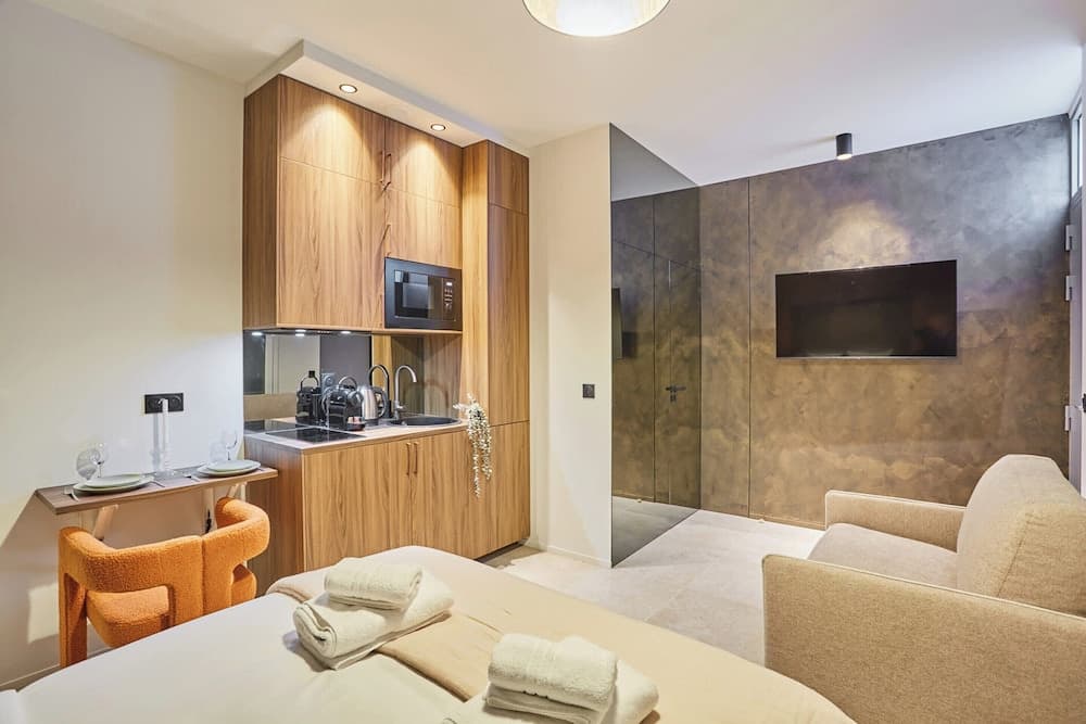 Suite Premium Facing the Chateau de Vincennes - Photo 4