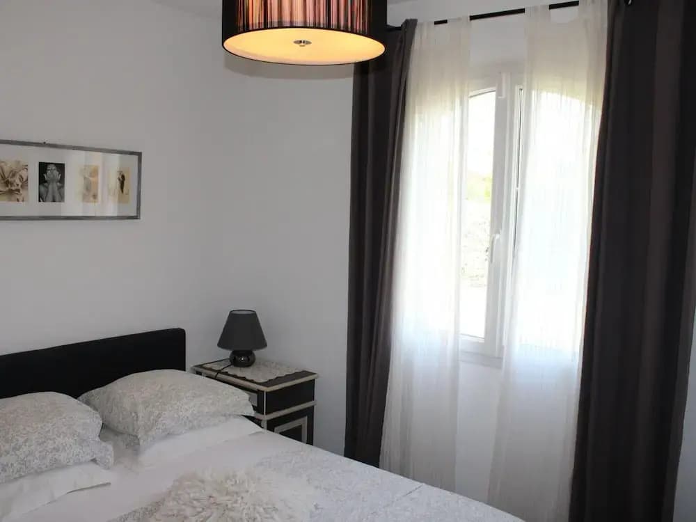 Holiday Home With Large Garden and Pool - Photo 2