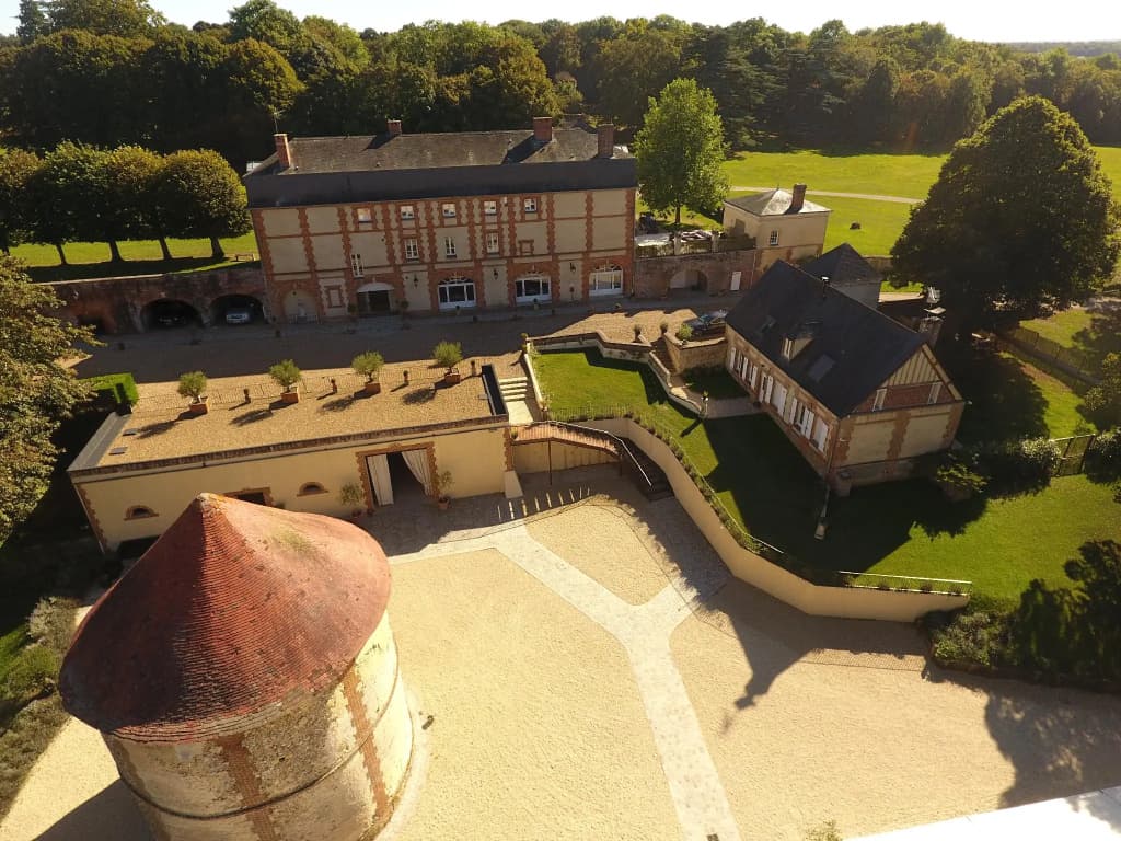 Le Domaine de Montchevreuil - Miniature 8