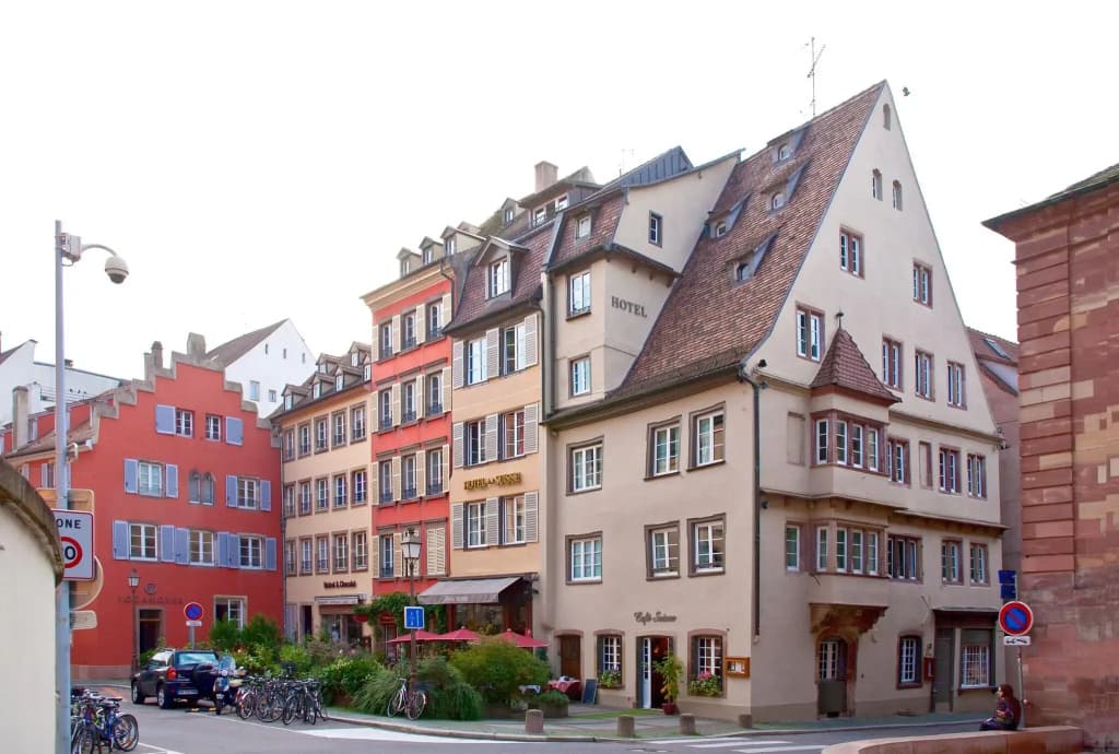 Hôtel Suisse - Photo 1