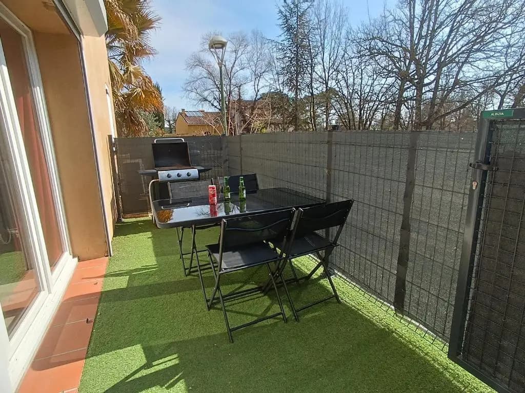 Superbe appartement F2 neuf : terrasse, barbecue. - Miniature 8