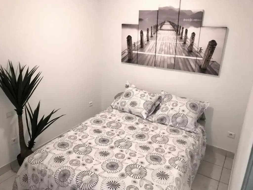 3 STUDIOS, CENTRE DE LA BASTIDE St LOUIS - Photo 1