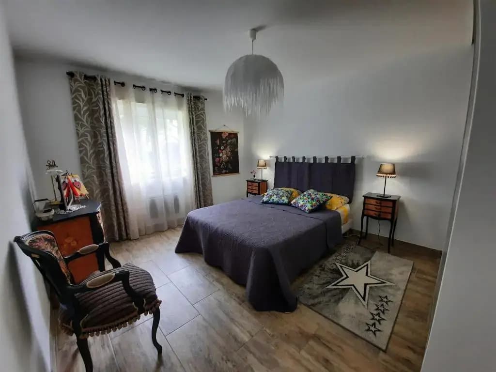 Jolie Maison Familiale Climatisée Avec Piscine Chauffée, Vue Sur Le Luberon, Située Aux Taillades, 6 Personnes Ls2-317 Bur...