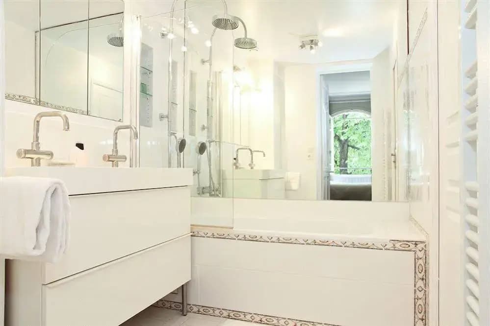 Private Apartments - Eiffel Tower - Champs de Mars - Miniature 8