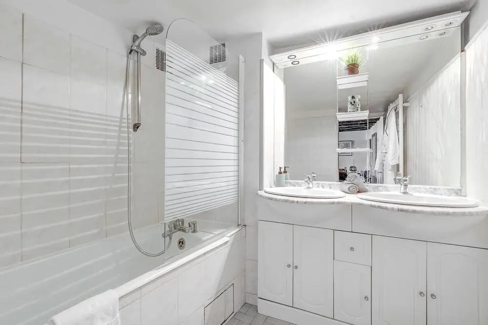 Cozy 2BR in the Heart of Île Saint-Louis - Miniature 8