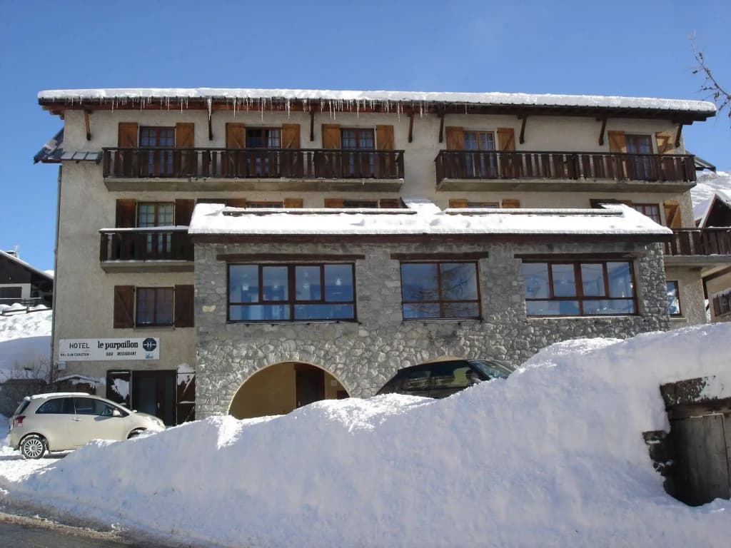 Hôtel Le Parpaillon - Photo 1