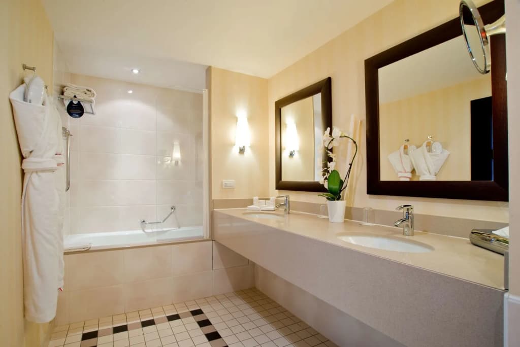 DoubleTree by Hilton Paris Boulogne - Miniature 8