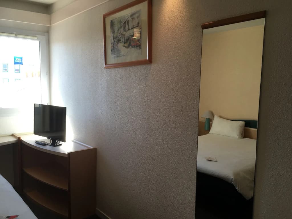ibis Perpignan Sud Saint Charles - Photo 2