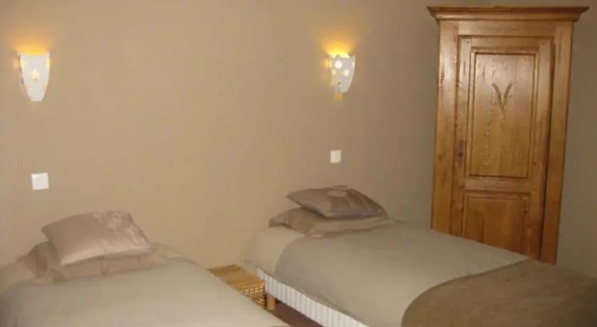 Chambres d'Hotes La Fraiseraie - Miniature 6
