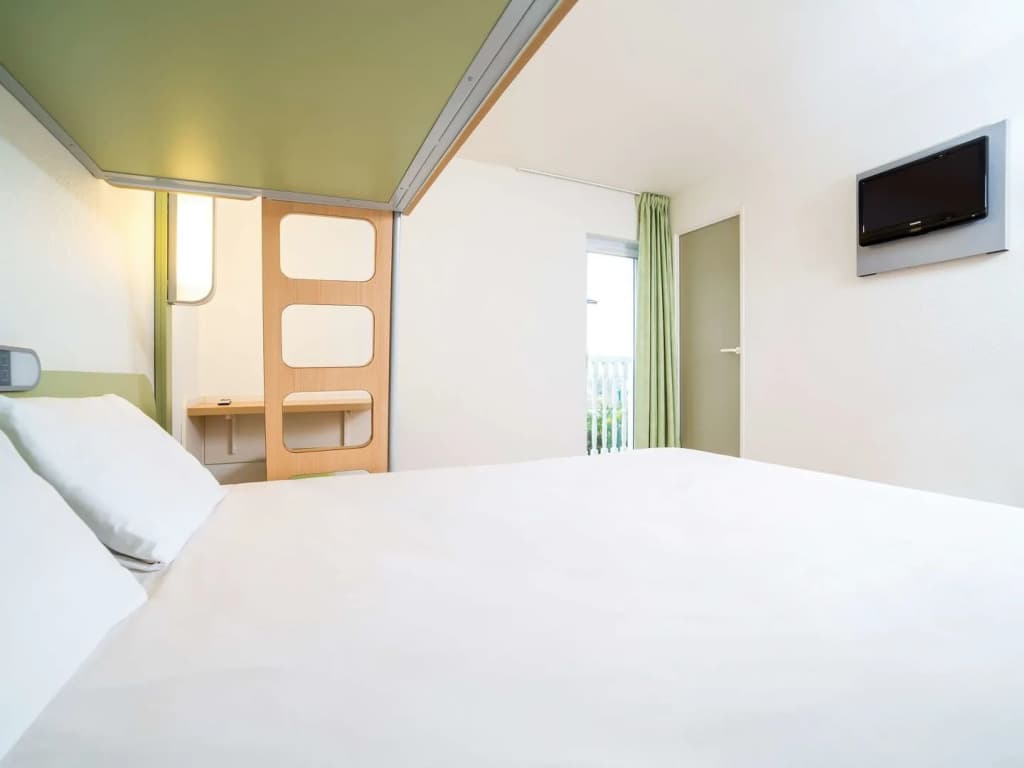 ibis budget Caen Hérouville - Photo 2