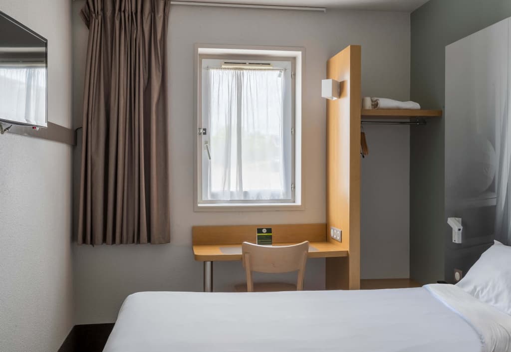 B&B HOTEL Troyes Saint-Parres-aux-Tertres - Photo 2