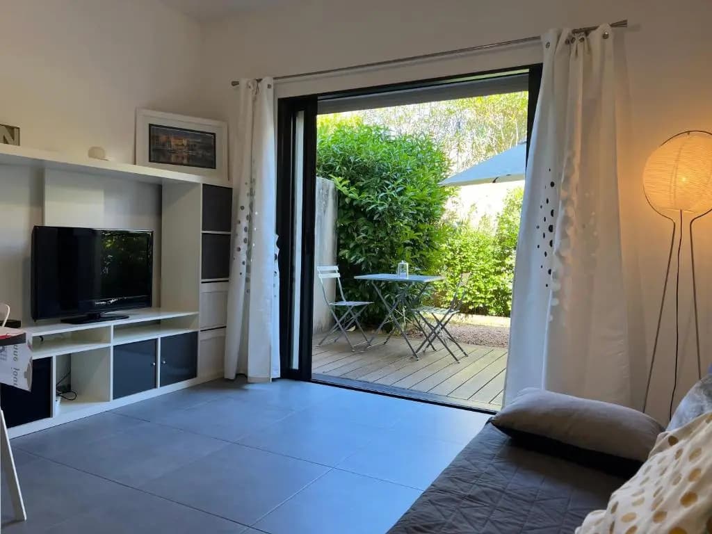 Studio en centre ville avec jardinet - Photo 1