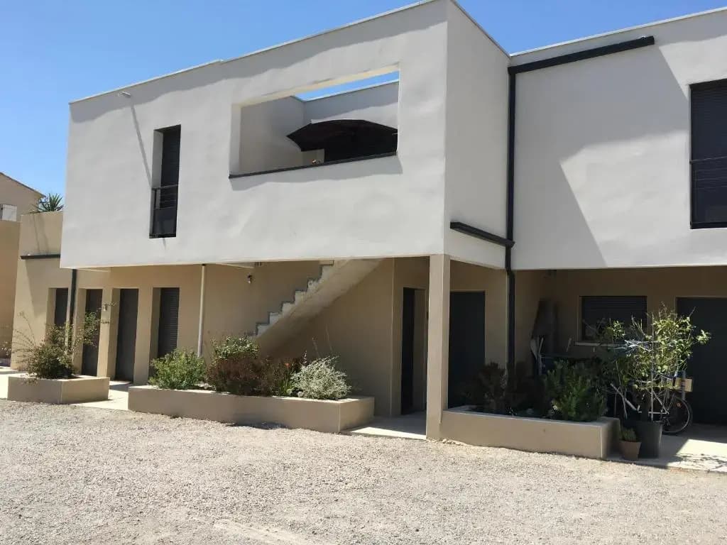 Grand studio confortable et spacieux avec terrasse - Photo 1