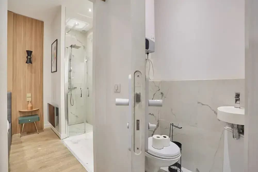 The Upper Marais Superb Apartment for 8 People - Miniature 7
