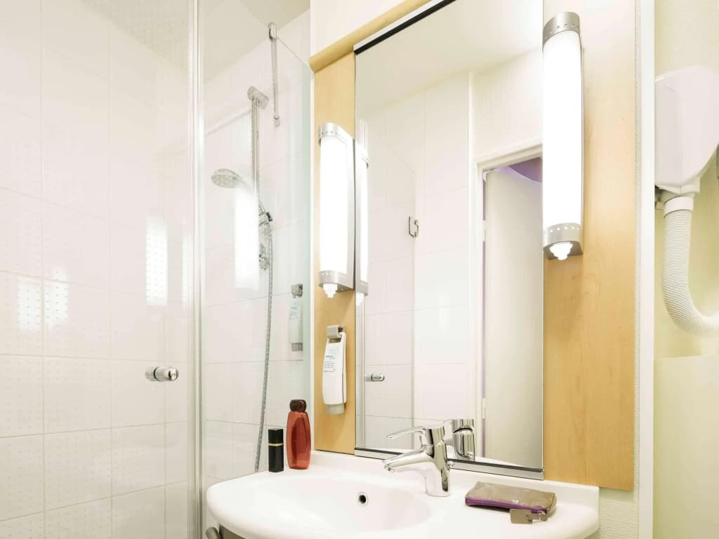 ibis Versailles Château - Miniature 6