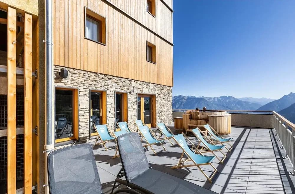 Apartment in France With Ski-in/ski-out Access - Miniature 8