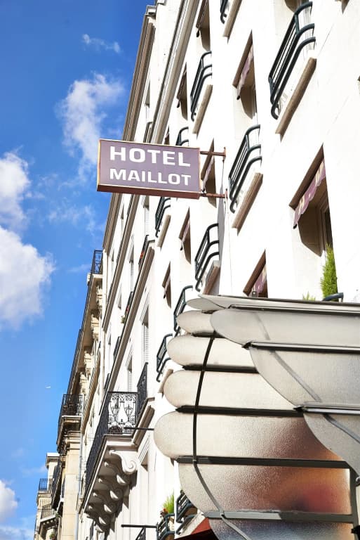 Hotel Maillot - Photo 1