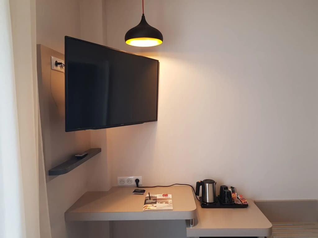 Brit Hotel de Grignan - Photo 2