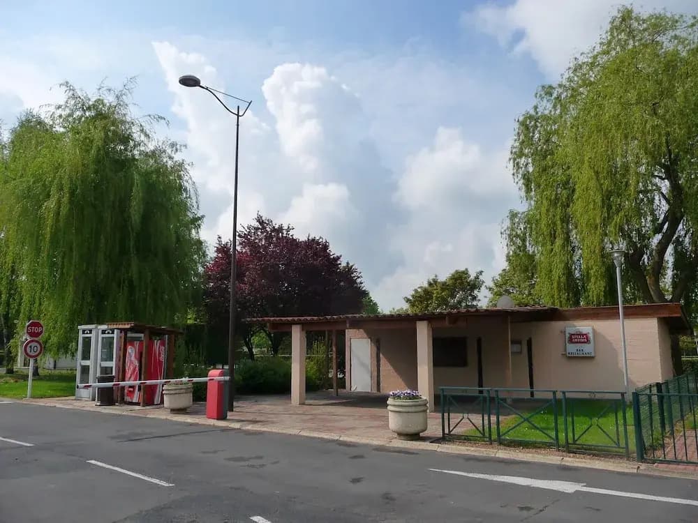 Camping de Châlons-en-Champagne - Photo 1