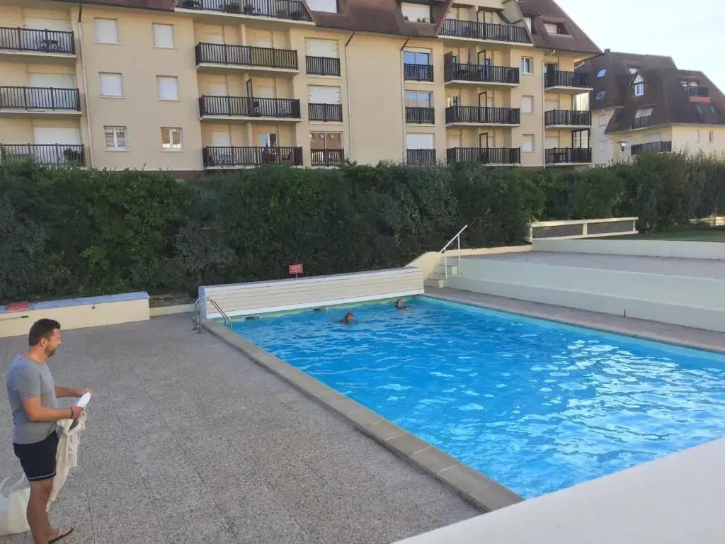 Studio moderne accès plage, piscine et tennis - Miniature 8