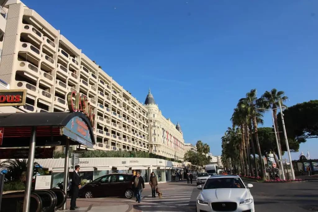 Cannes Conseil Immo - Appartement moderne à 250 m du Palais des festivals et des Plages - Miniature 8