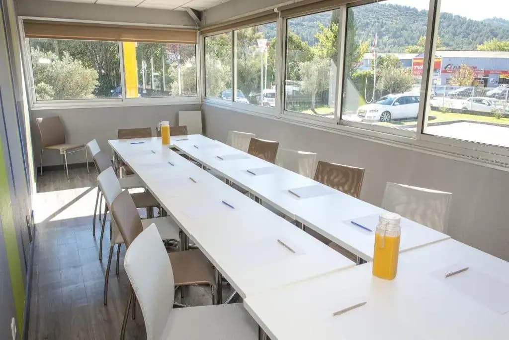 ibis budget Aubagne Les Paluds Agora - Miniature 6