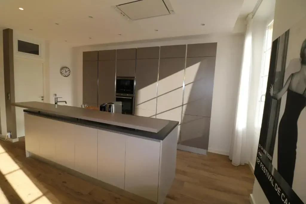 Luxury, central 3 bedroom, 3 bathrooms 5 mins from the Palais 410 - Photo 5