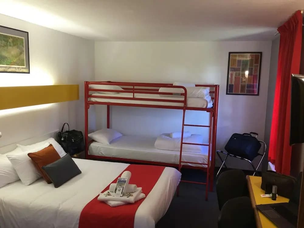 Hôtel Quick Palace Poitiers - Photo 4