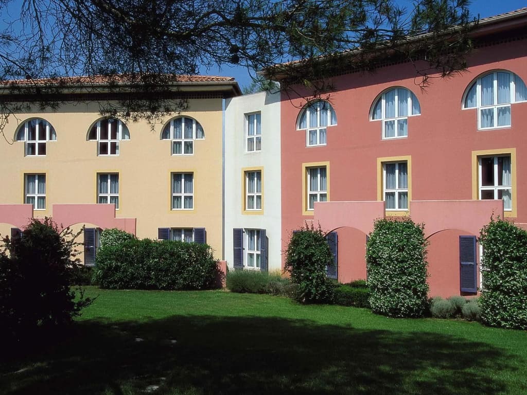 Mercure Antibes Sophia Antipolis - Photo 1
