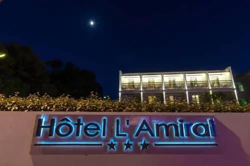 Hotel L'Amiral - Photo 1