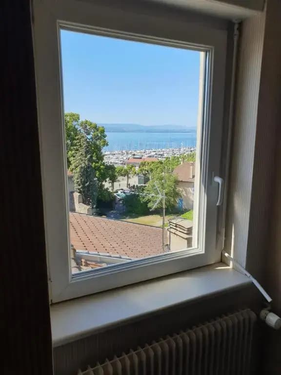 Maison des pêcheurs vue lac a 50m du port dans quartier historique - Miniature 7