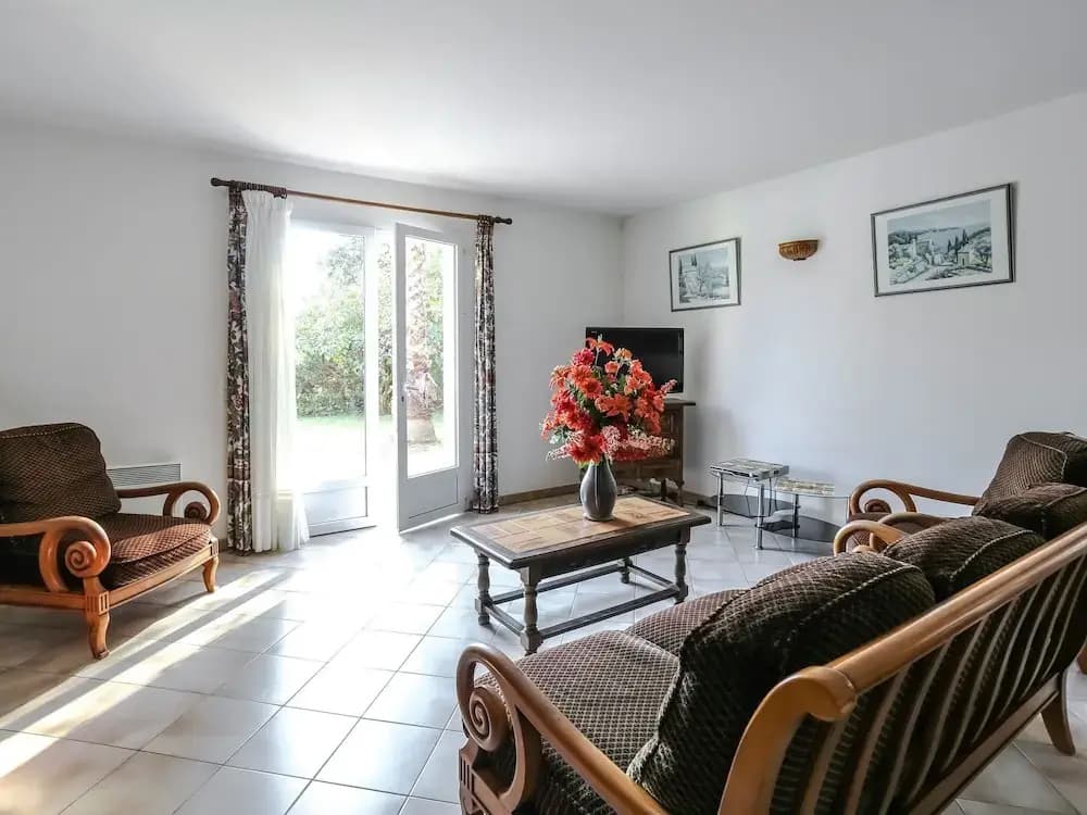 Provencal Holiday Home in Bormes-les-Mimosas with Pool - Miniature 6
