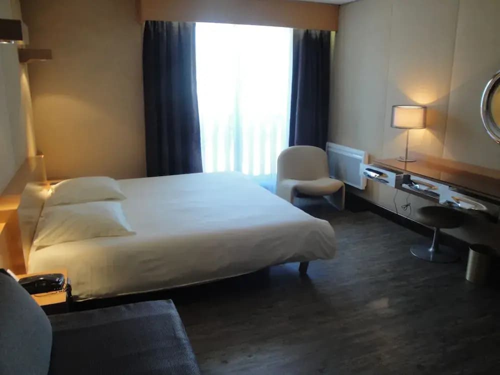Amirauté Hotel - Photo 4
