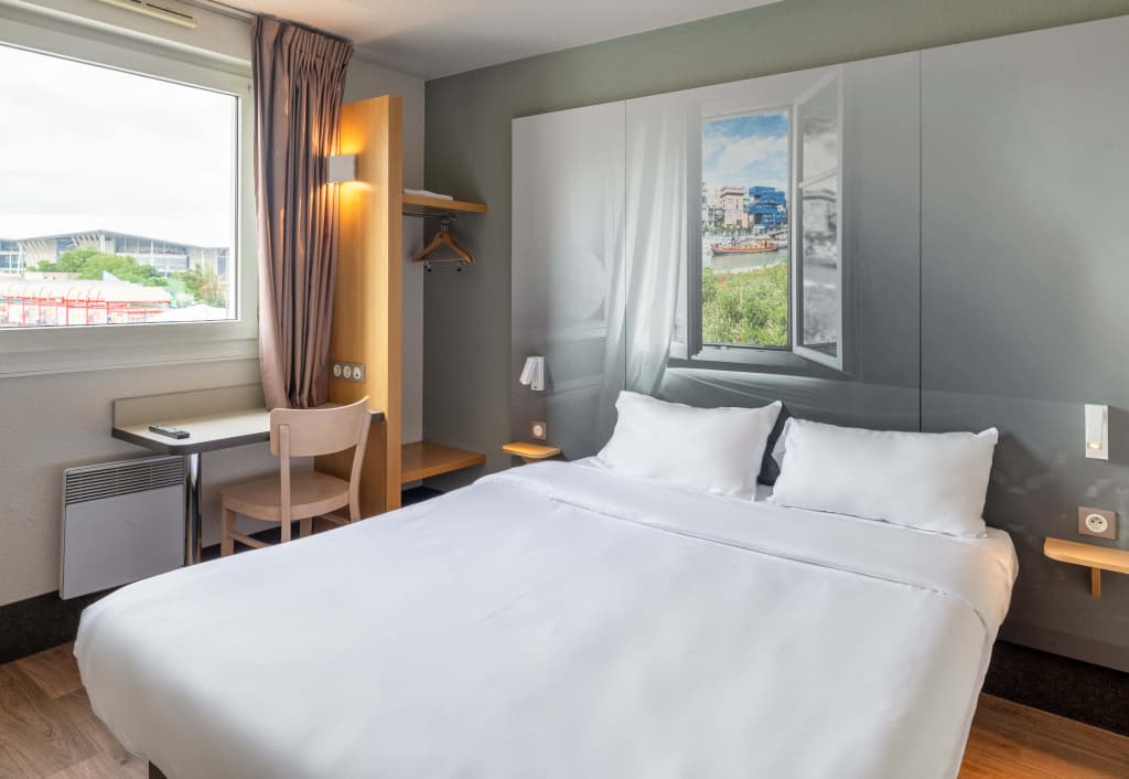 B&B HOTEL Lyon Grand Stade Meyzieu - Photo 3